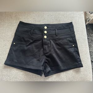 Refuge shorts high waisted